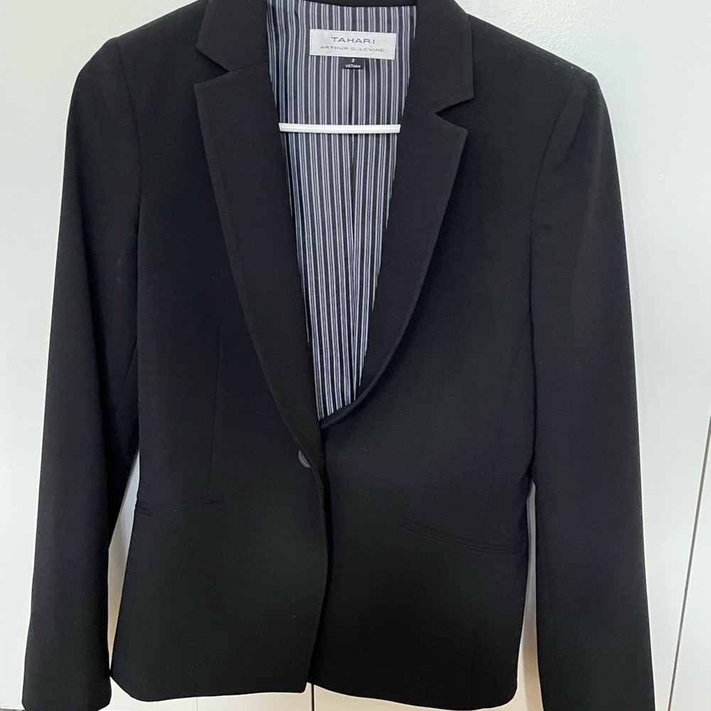 NWOT Tahari Women's Classic Black Suit Jacket - Picture 2 of 6